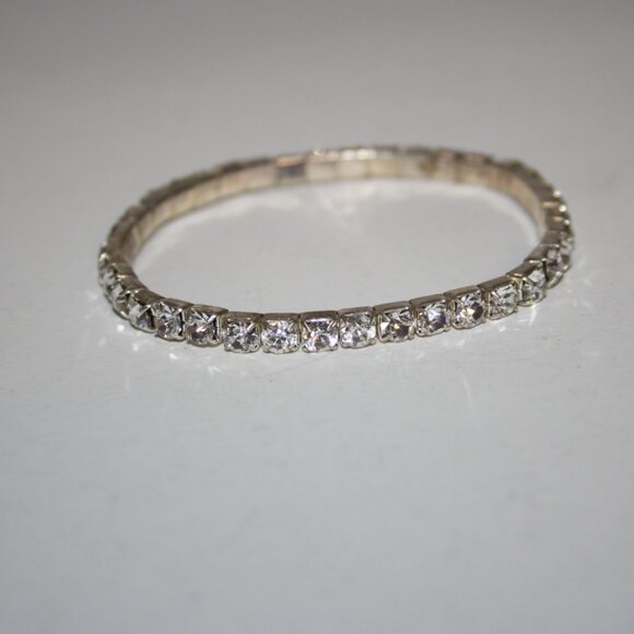 💎 Beautiful Silver Rhinestone Bracelet 💎 - Picture 2 of 3